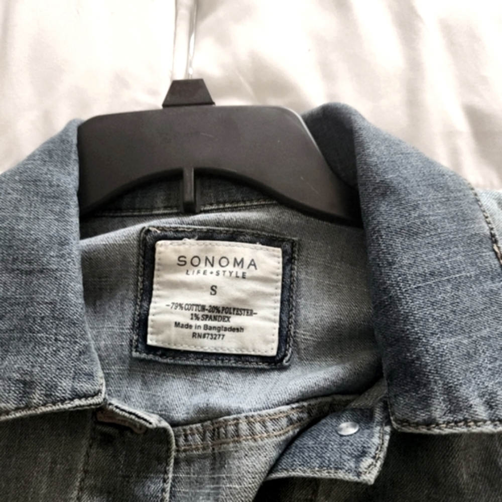 SALE ! Womens Blue Denim Jacket (S) - Picture 3 of 3